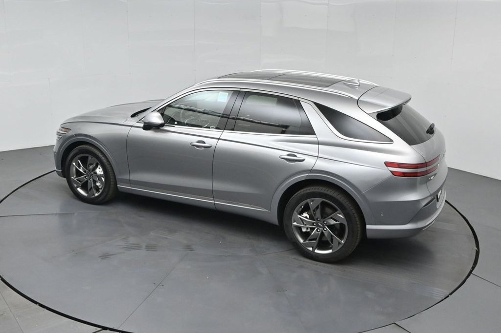 Used 2025 Genesis Electrified GV70 w/ Prestige Package AWD/4WD image 13