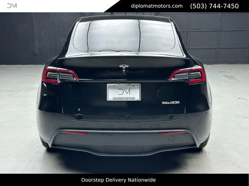 Used 2022 Tesla Model Y Performance image 6