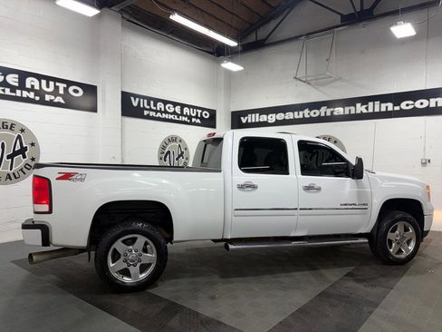 Used 2012 GMC Sierra 2500 Denali w/ Suspension Package, Off-Road AWD/4WD image 3