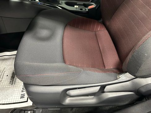 Used 2025 Toyota Corolla SE image 13