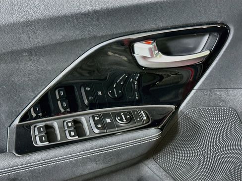 Used 2022 Kia Niro EX FWD image 15