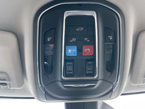 Certified 2023 Jeep Grand Cherokee Laredo w/ Luxury Tech Group I image 50