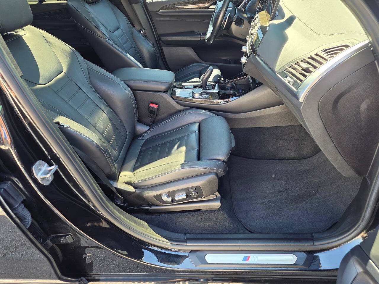 Used 2018 BMW X3 xDrive30i w/ M Sport Package AWD/4WD image 21