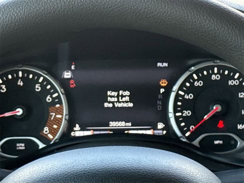 Used 2023 Jeep Renegade Latitude image 20