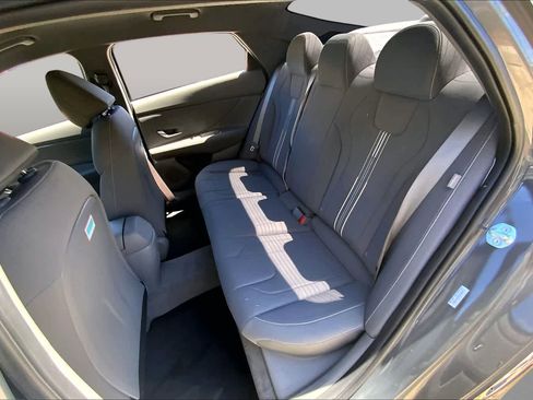 Used 2025 Hyundai Elantra Sport FWD image 21