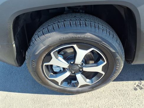 Used 2022 Jeep Renegade Trailhawk AWD/4WD image 28