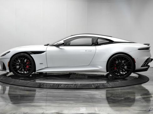 Used 2023 Aston Martin DBS Coupe RWD image 7