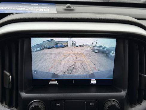 Used 2021 Chevrolet Colorado LT w/ LT Convenience Package image 12