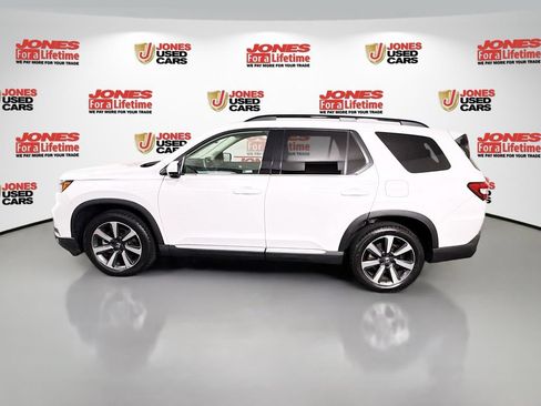 Used 2023 Honda Pilot Touring image 16