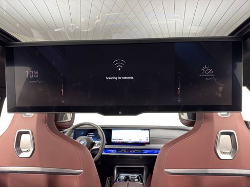 Used 2023 BMW i7 xDrive60 w/ Executive Package 2 image 46