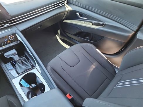 New 2025 Hyundai Elantra SEL image 13