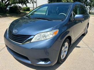 Used 2013 Toyota Sienna LE image 1