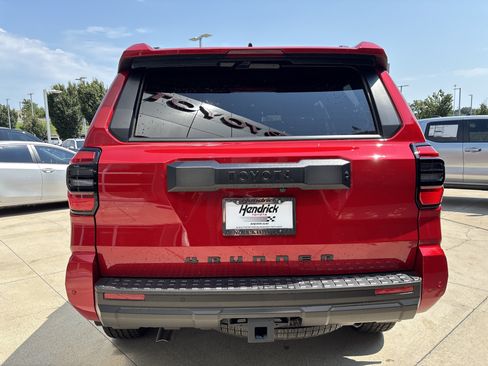 Used 2026 Toyota 4Runner TRD Off-Road Premium AWD/4WD image 8