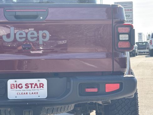 Used 2022 Jeep Gladiator Rubicon w/ LED Lighting Group image 11