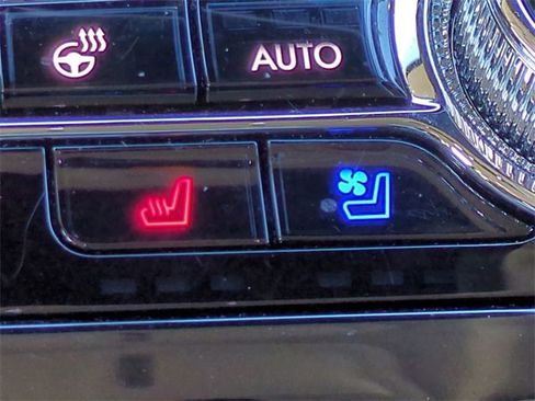 Used 2020 Lincoln Corsair Standard w/ Equipment Group 101A image 21