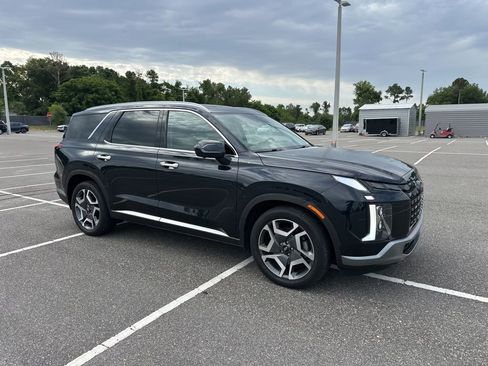 Used 2025 Hyundai Palisade SEL FWD image 2