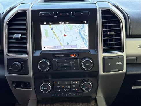 Used 2019 Ford F350 Lariat image 25