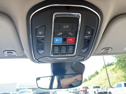 Used 2024 Jeep Wagoneer 4WD w/ Premium Group I image 23