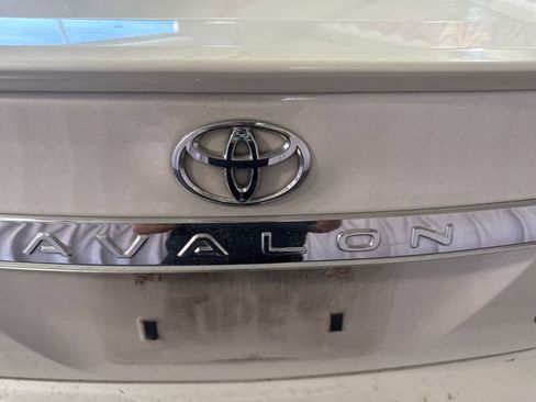 Used 2011 Toyota Avalon Limited FWD image 14