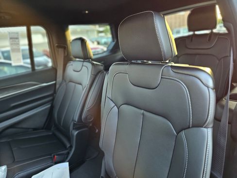 New 2026 Jeep Grand Cherokee L Limited image 24