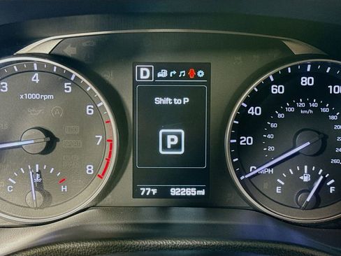 Used 2017 Hyundai Elantra Limited w/ Limited Tech Package 04 FWD image 12