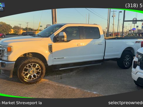 Used 2020 Ford F350 Lariat w/ Lariat Value Package image 3
