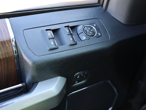 Used 2016 Ford F150 Lariat image 37