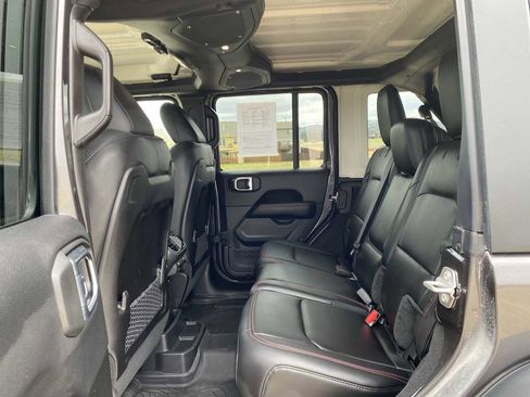 Used 2025 Jeep Wrangler Unlimited Rubicon w/ XTREMEE 35" Tire Package AWD/4WD image 36