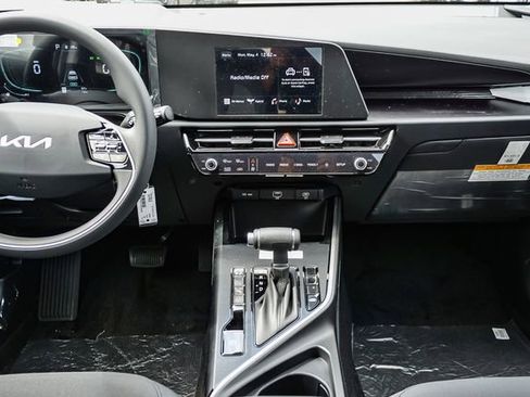New 2026 Kia Niro LX FWD image 15
