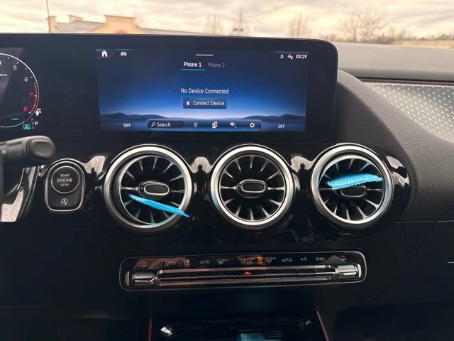 Used 2025 Mercedes-Benz GLA 250 4MATIC image 6
