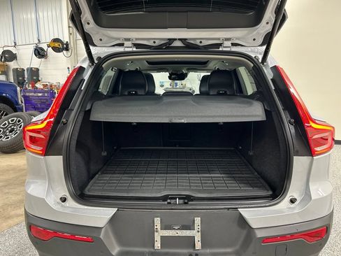 Used 2022 Volvo XC40 T5 Momentum w/ Premium Package AWD/4WD image 28