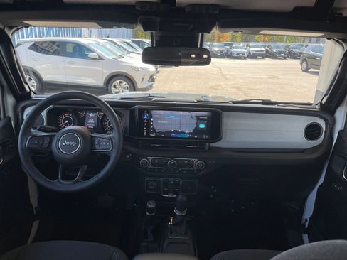 Used 2025 Jeep Wrangler Sport S image 32