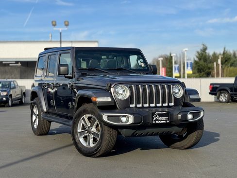 Used 2020 Jeep Wrangler Unlimited Sahara w/ Uconnect 4C Nav & Sound Group image 2