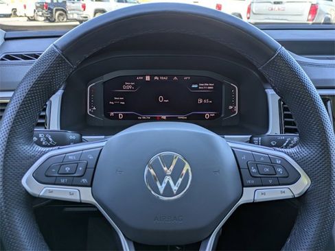 Used 2023 Volkswagen Atlas SEL R-Line image 34