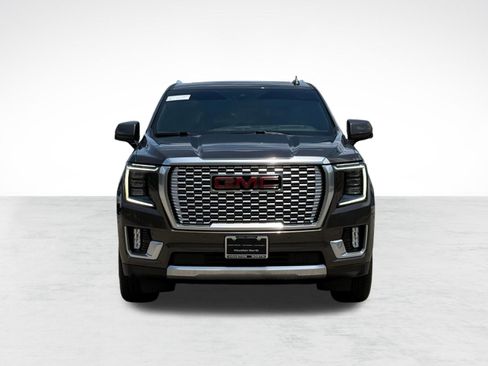 Used 2021 GMC Yukon Denali w/ LPO, Illumination Package RWD image 6