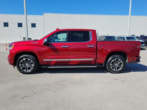 Used 2024 Chevrolet Silverado 1500 High Country w/ Z71 Off-Road Package AWD/4WD image 8