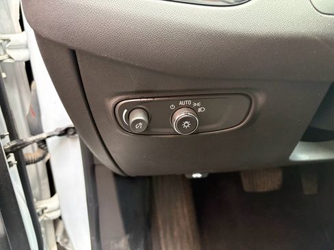 Used 2024 Chevrolet Equinox LT AWD/4WD image 36