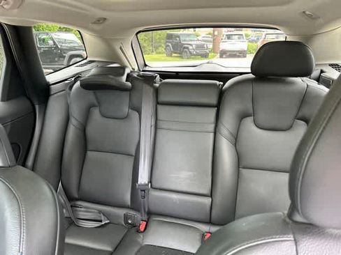 Used 2018 Volvo XC60 T6 Momentum w/ Advanced Package AWD/4WD image 7