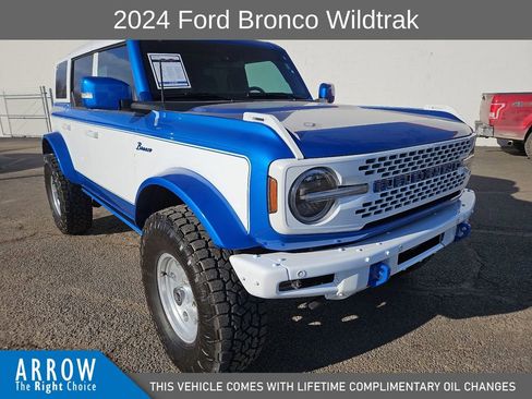 Used 2024 Ford Bronco Wildtrak image 2