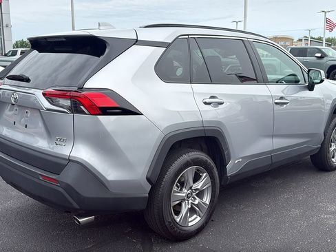 Used 2025 Toyota RAV4 XLE AWD/4WD image 7