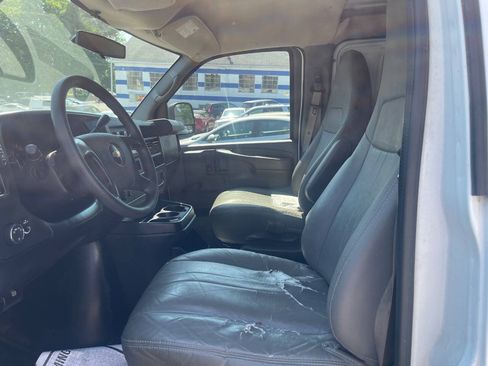 Used 2012 Chevrolet Express 1500 RWD image 10