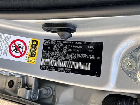 Used 2018 Toyota Highlander XLE FWD image 32