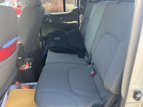 Used 2019 Nissan Frontier SV image 7