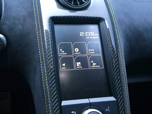 Used 2015 McLaren 650S Spider image 40