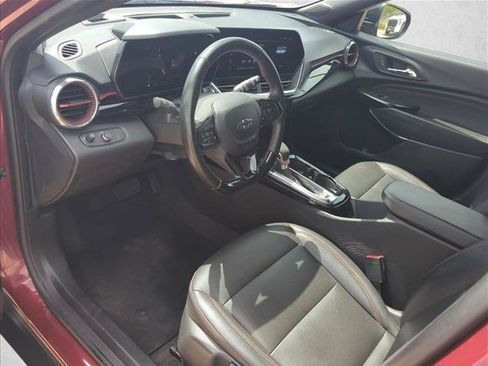 Used 2025 Chevrolet Trax RS w/ Sunroof Package FWD image 10