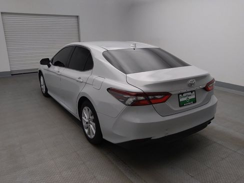 Used 2022 Toyota Camry LE image 5