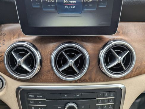 Used 2018 Mercedes-Benz GLA 250 4MATIC image 13