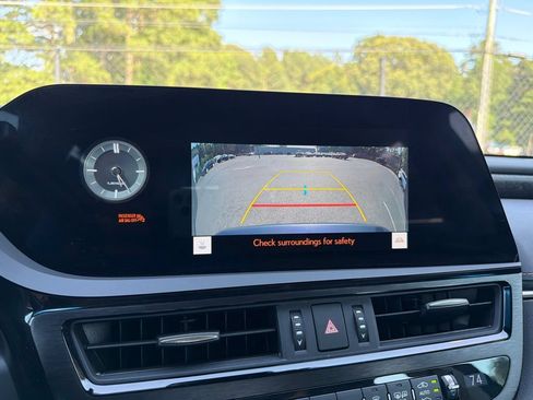 Used 2023 Lexus ES 250 w/ Premium Package AWD/4WD image 11