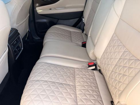 Used 2021 Nissan Murano Platinum w/ Cargo Package FWD image 17