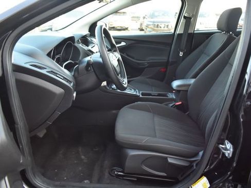 Used 2017 Ford Focus SE image 13